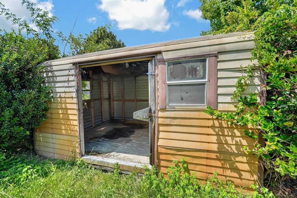 For Sale: $225,000 (3 beds, 2 baths, 2342 Square Feet)