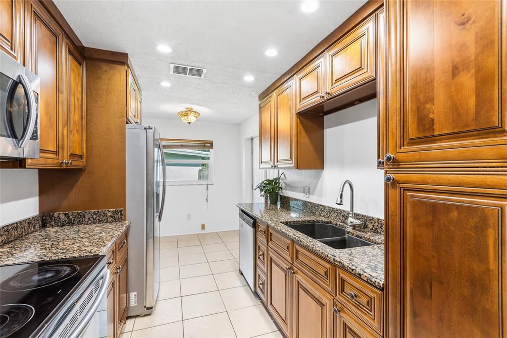 For Sale: $349,900 (3 beds, 1 baths, 1583 Square Feet)