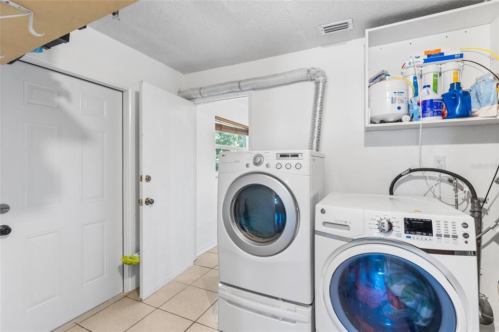For Sale: $349,900 (3 beds, 1 baths, 1583 Square Feet)