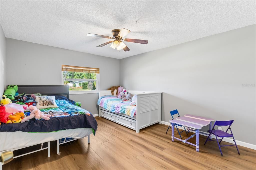 For Sale: $349,900 (3 beds, 1 baths, 1583 Square Feet)