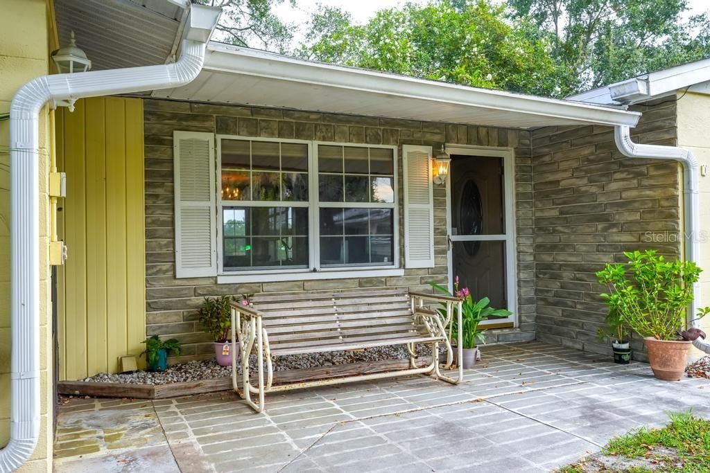 For Sale: $259,000 (2 beds, 1 baths, 1271 Square Feet)