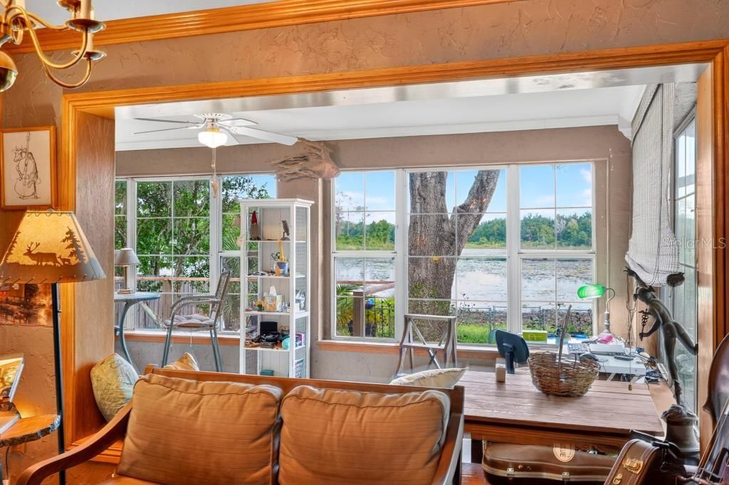 For Sale: $259,000 (2 beds, 1 baths, 1271 Square Feet)