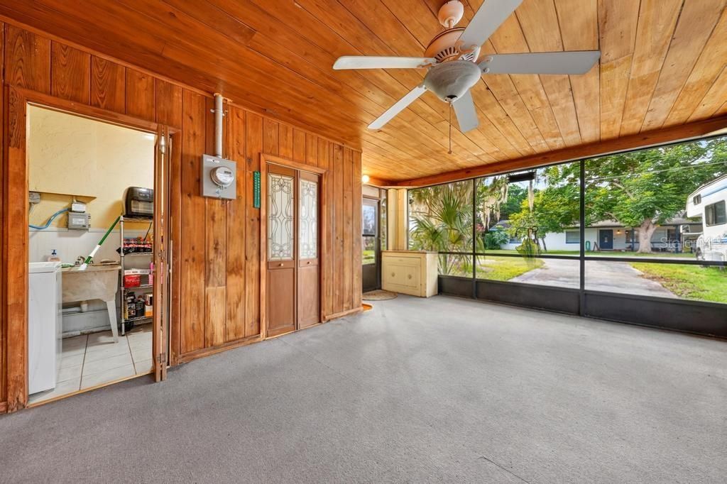 For Sale: $259,000 (2 beds, 1 baths, 1271 Square Feet)