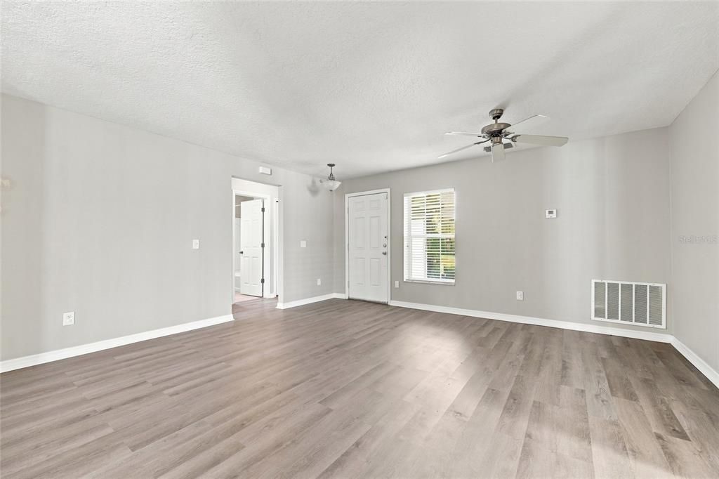 For Rent: $2,695 (3 beds, 2 baths, 1579 Square Feet)