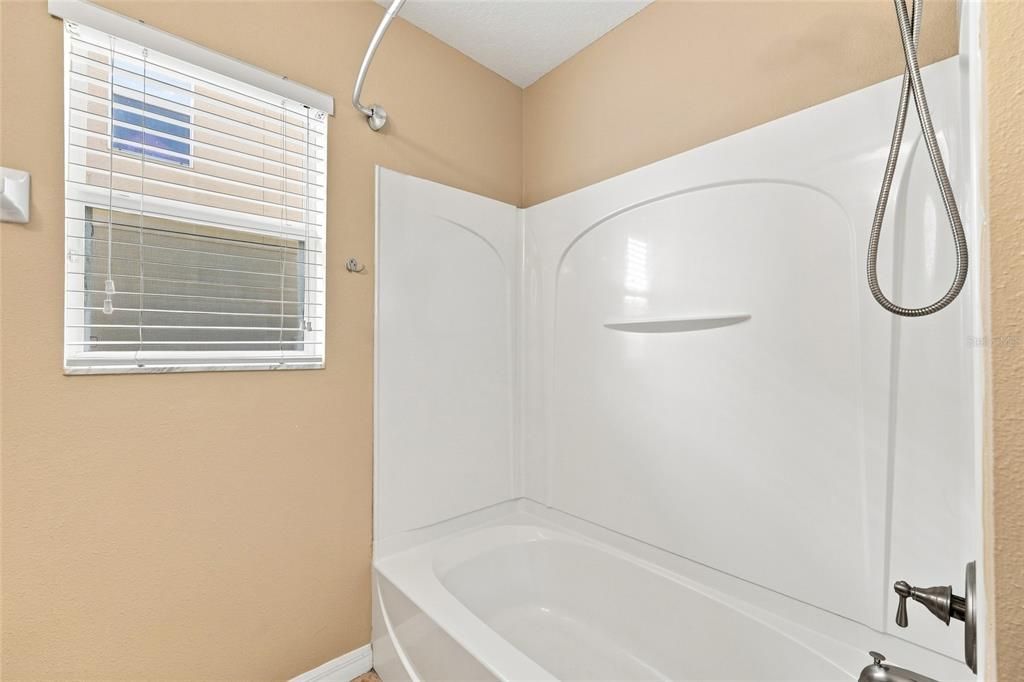 For Rent: $2,695 (3 beds, 2 baths, 1579 Square Feet)