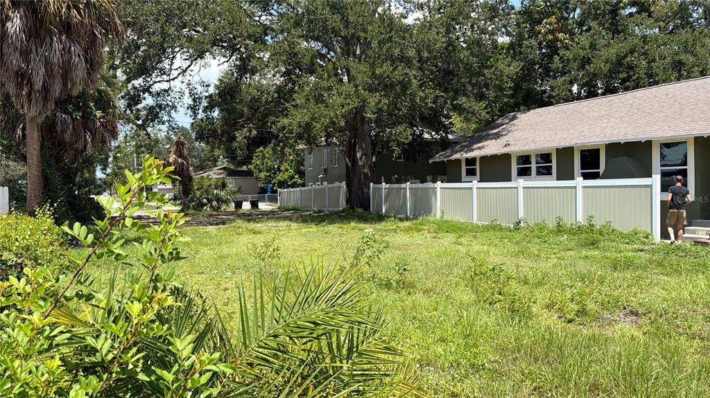 待售: $120,000 (0.16 acres)