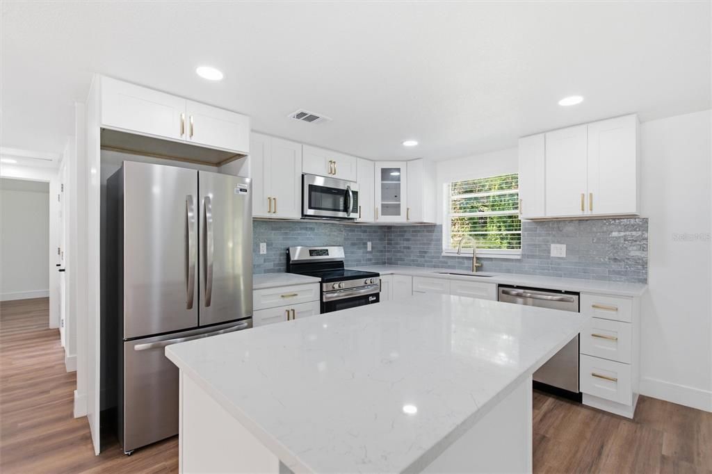 For Sale: $369,000 (3 beds, 2 baths, 1176 Square Feet)