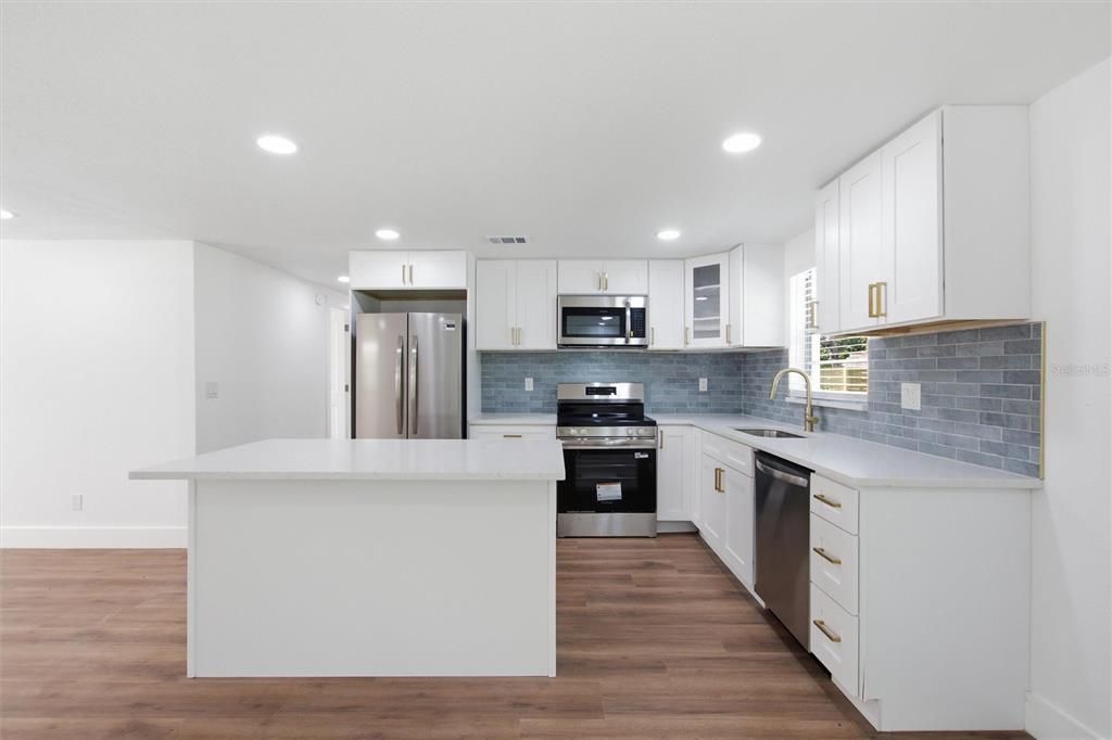 For Sale: $369,000 (3 beds, 2 baths, 1176 Square Feet)