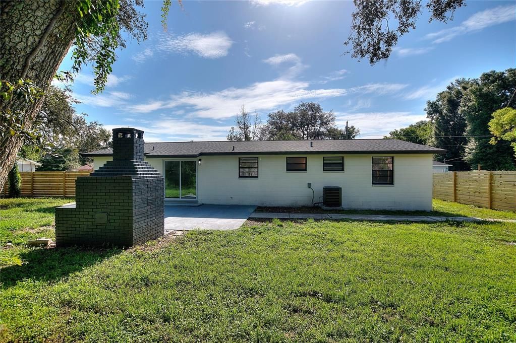 For Sale: $369,000 (3 beds, 2 baths, 1176 Square Feet)