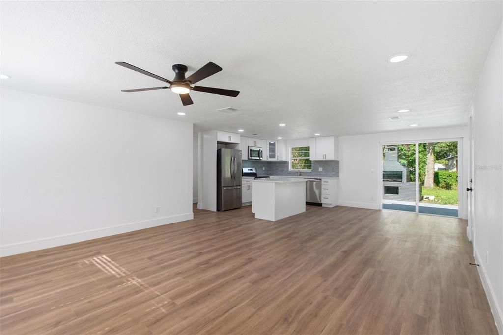 For Sale: $369,000 (3 beds, 2 baths, 1176 Square Feet)