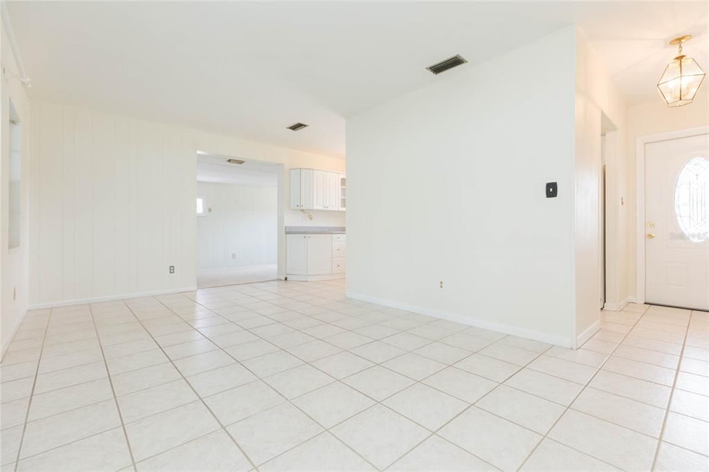 For Sale: $379,900 (3 beds, 2 baths, 1209 Square Feet)