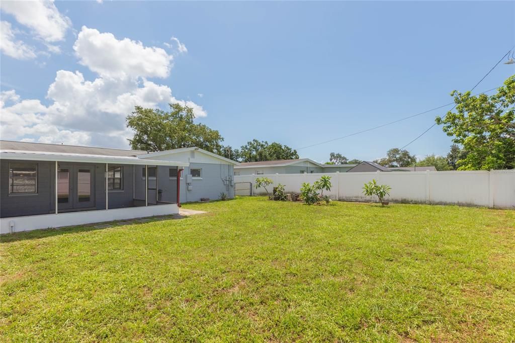 For Sale: $379,900 (3 beds, 2 baths, 1209 Square Feet)