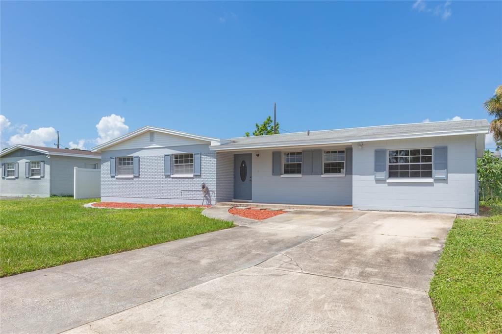 For Sale: $379,900 (3 beds, 2 baths, 1209 Square Feet)