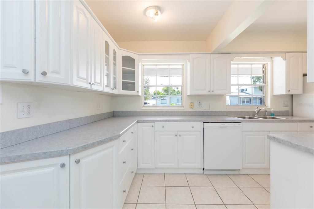 For Sale: $379,900 (3 beds, 2 baths, 1209 Square Feet)