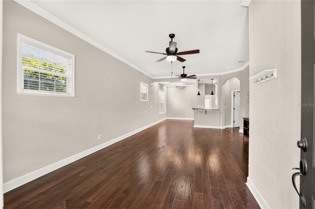 For Sale: $300,000 (3 beds, 2 baths, 1455 Square Feet)