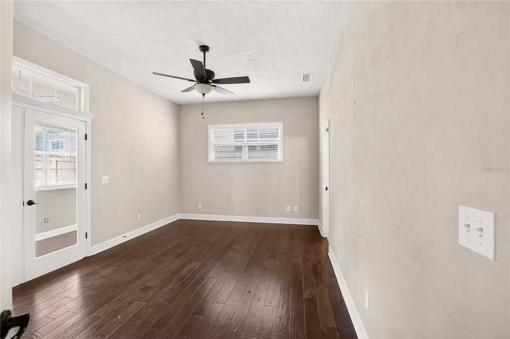 For Sale: $300,000 (3 beds, 2 baths, 1455 Square Feet)