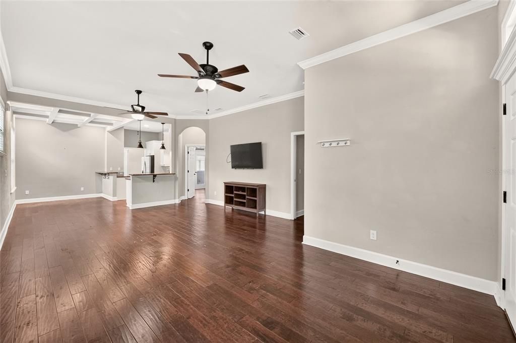 For Sale: $300,000 (3 beds, 2 baths, 1455 Square Feet)