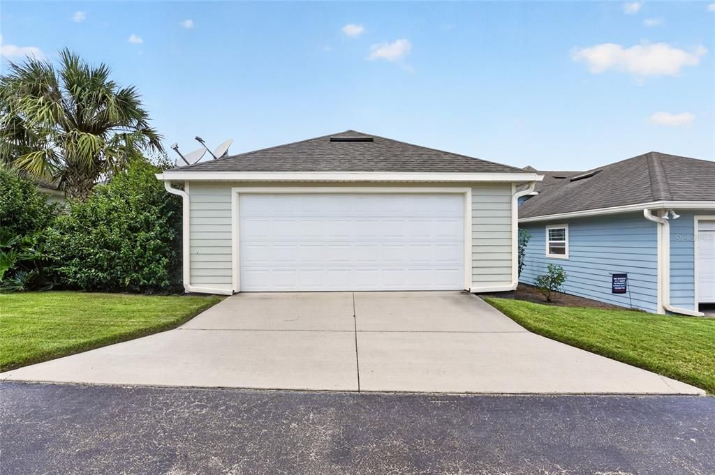 For Sale: $300,000 (3 beds, 2 baths, 1455 Square Feet)