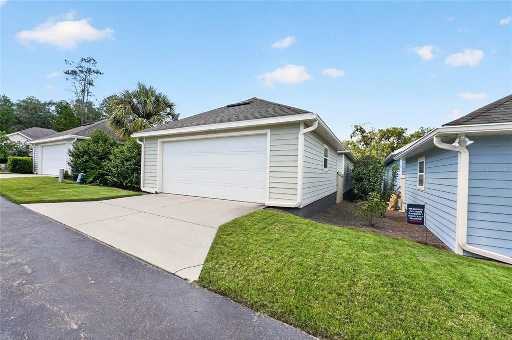 For Sale: $300,000 (3 beds, 2 baths, 1455 Square Feet)