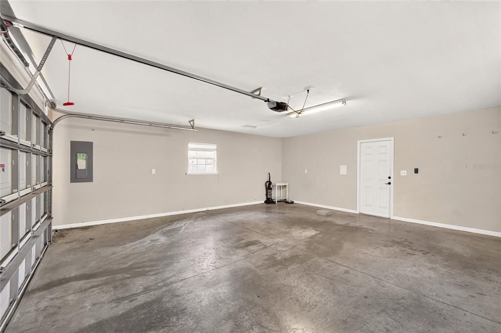 For Sale: $300,000 (3 beds, 2 baths, 1455 Square Feet)