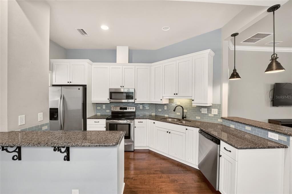 For Sale: $300,000 (3 beds, 2 baths, 1455 Square Feet)