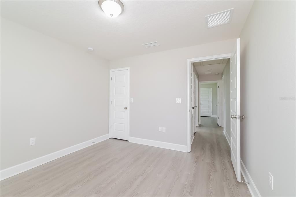 En Venta: $325,000 (4 camas, 2 baños, 2169 Pies cuadrados)