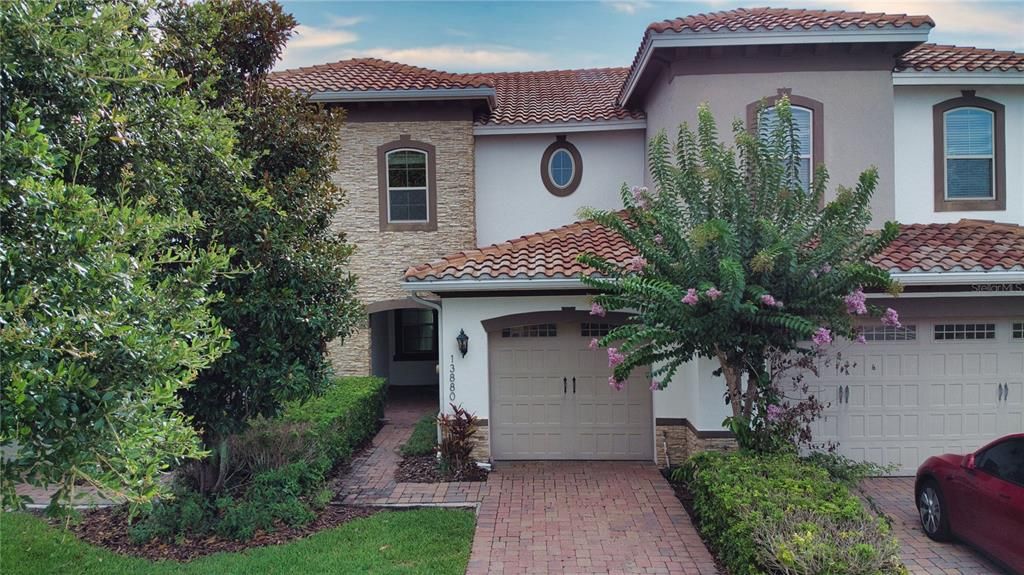For Rent: $2,300 (2 beds, 2 baths, 1346 Square Feet)