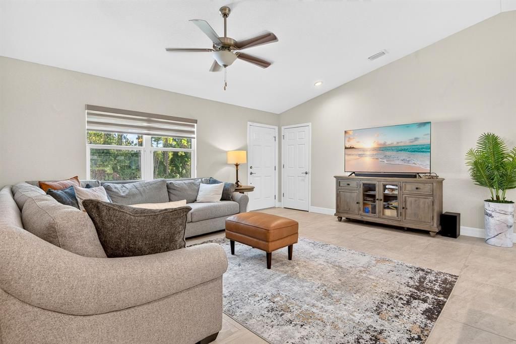 For Sale: $355,000 (3 beds, 2 baths, 1436 Square Feet)