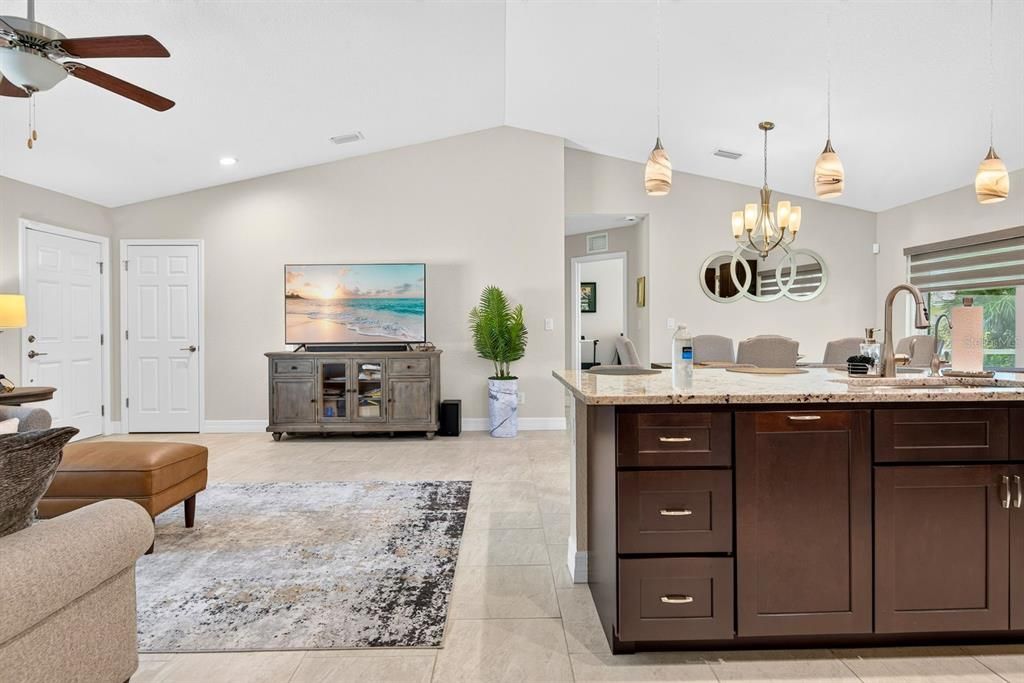 For Sale: $355,000 (3 beds, 2 baths, 1436 Square Feet)