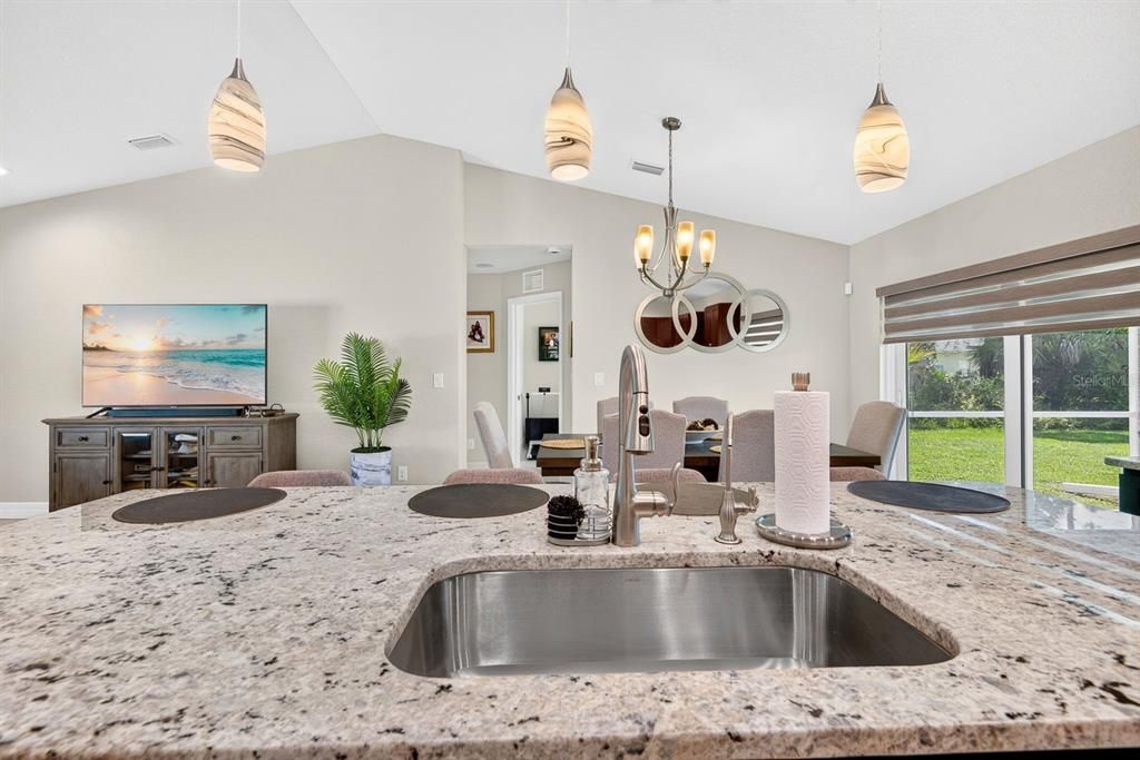 For Sale: $355,000 (3 beds, 2 baths, 1436 Square Feet)