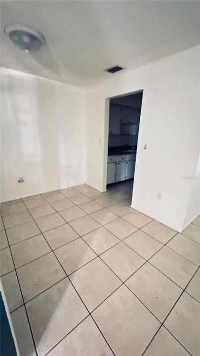 На продажу: $134,900 (2 спален, 1 ванн, 1000 Квадратных фут)