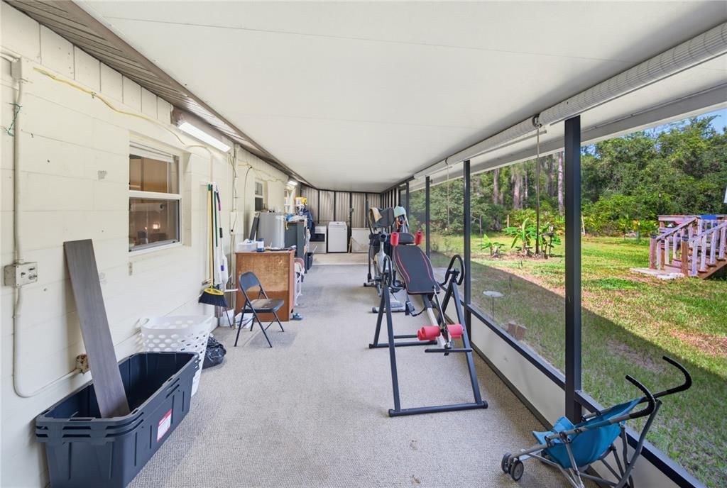 For Sale: $299,500 (2 beds, 1 baths, 1086 Square Feet)
