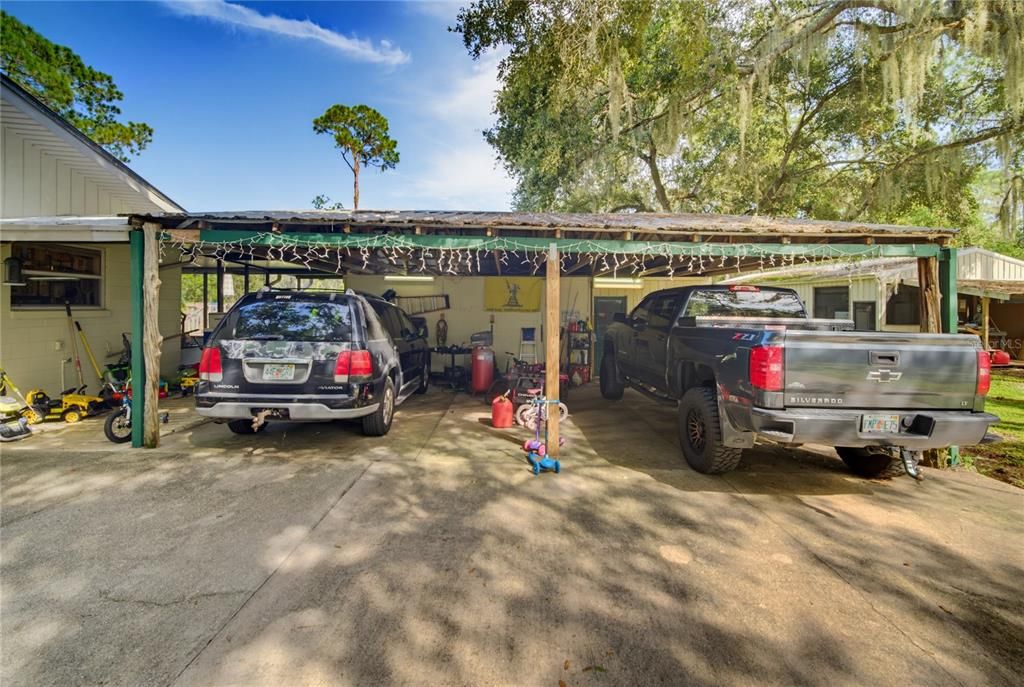 For Sale: $299,500 (2 beds, 1 baths, 1086 Square Feet)