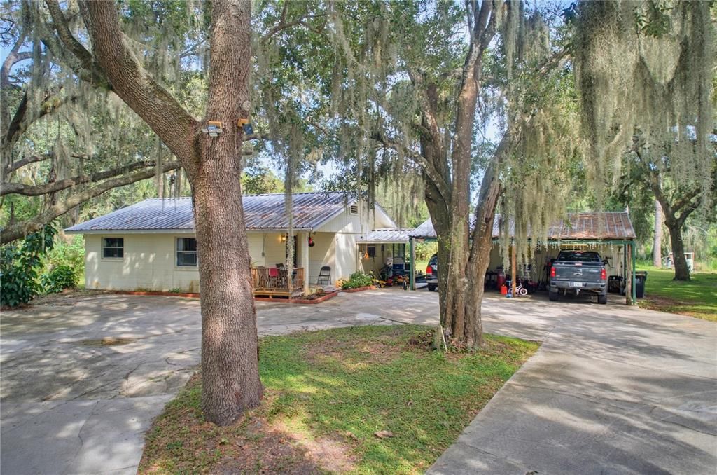 For Sale: $299,500 (2 beds, 1 baths, 1086 Square Feet)