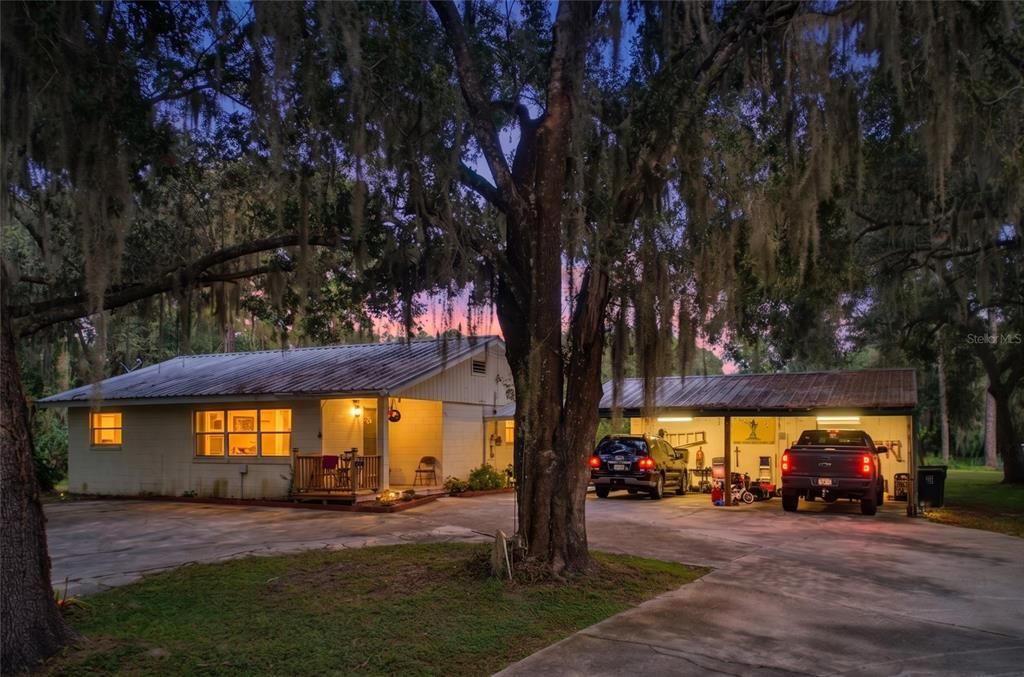 For Sale: $299,500 (2 beds, 1 baths, 1086 Square Feet)