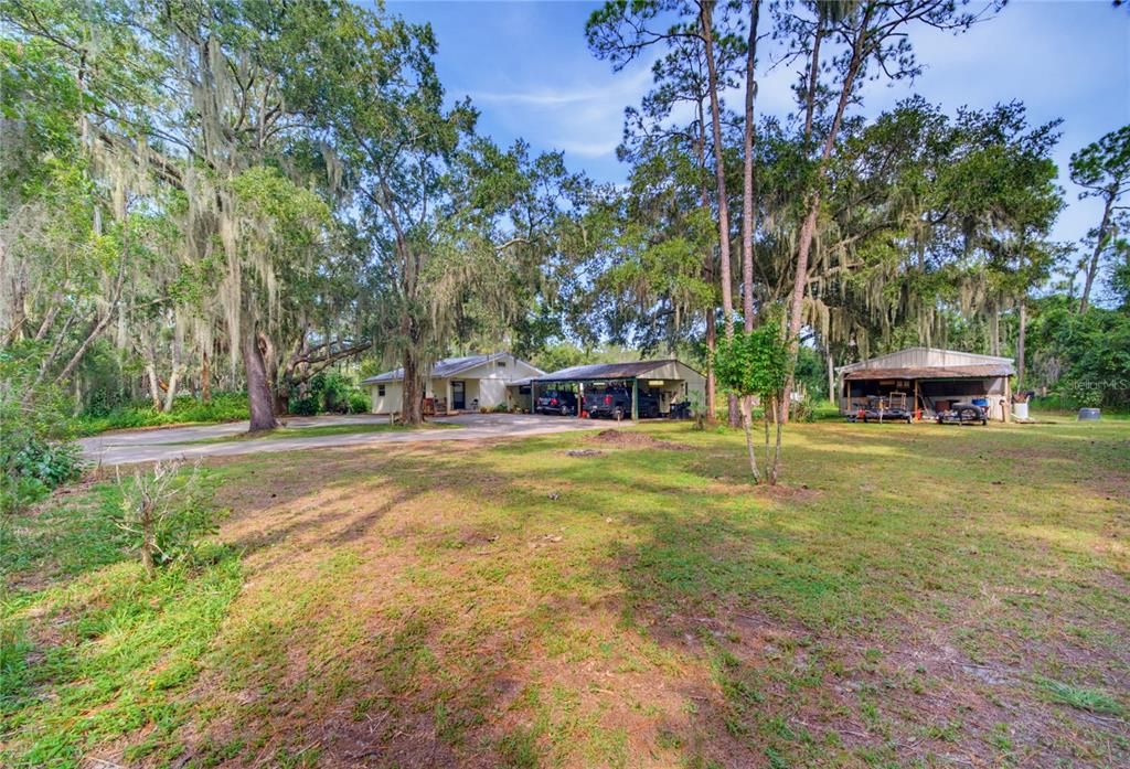 For Sale: $299,500 (2 beds, 1 baths, 1086 Square Feet)
