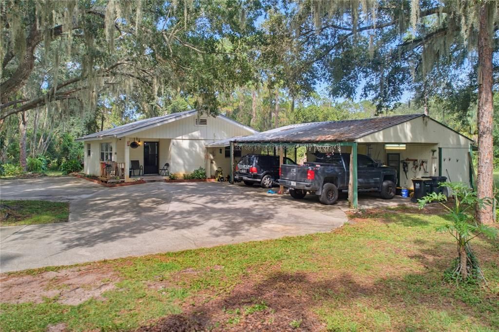 For Sale: $299,500 (2 beds, 1 baths, 1086 Square Feet)