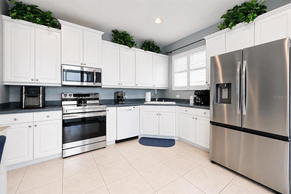 For Sale: $420,000 (3 beds, 2 baths, 1752 Square Feet)