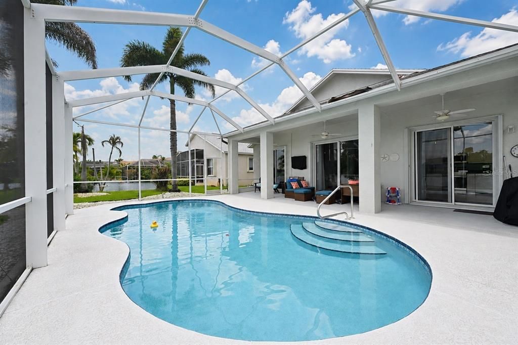 For Sale: $420,000 (3 beds, 2 baths, 1752 Square Feet)