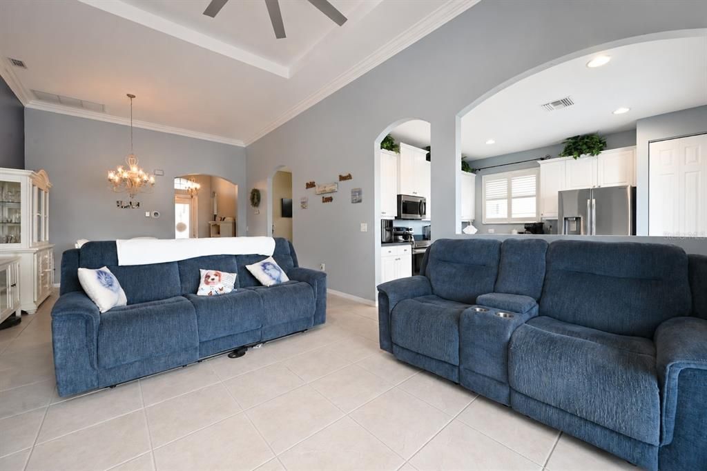 For Sale: $420,000 (3 beds, 2 baths, 1752 Square Feet)