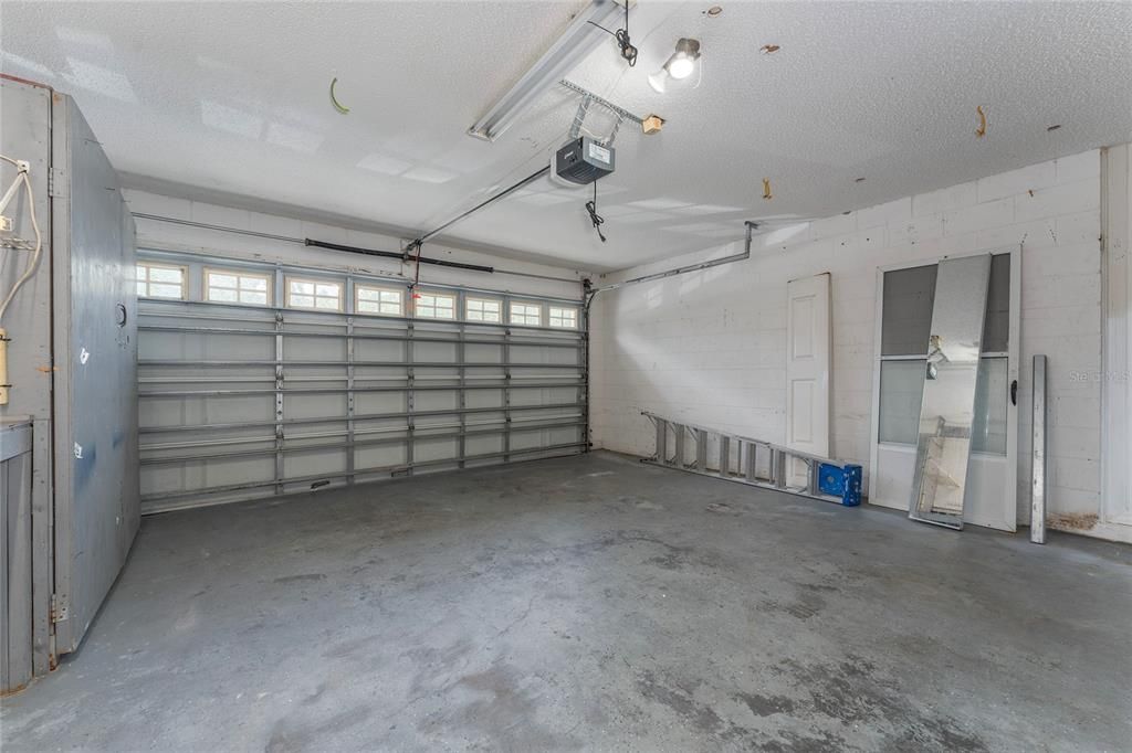 For Sale: $430,000 (3 beds, 2 baths, 1598 Square Feet)