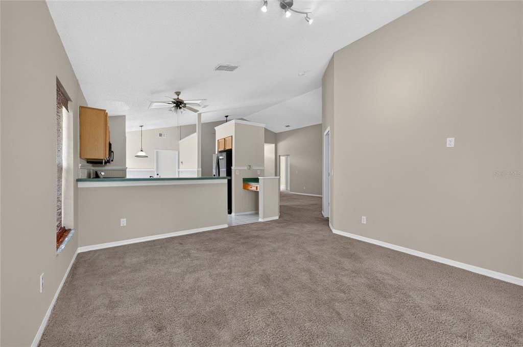 For Sale: $430,000 (3 beds, 2 baths, 1598 Square Feet)