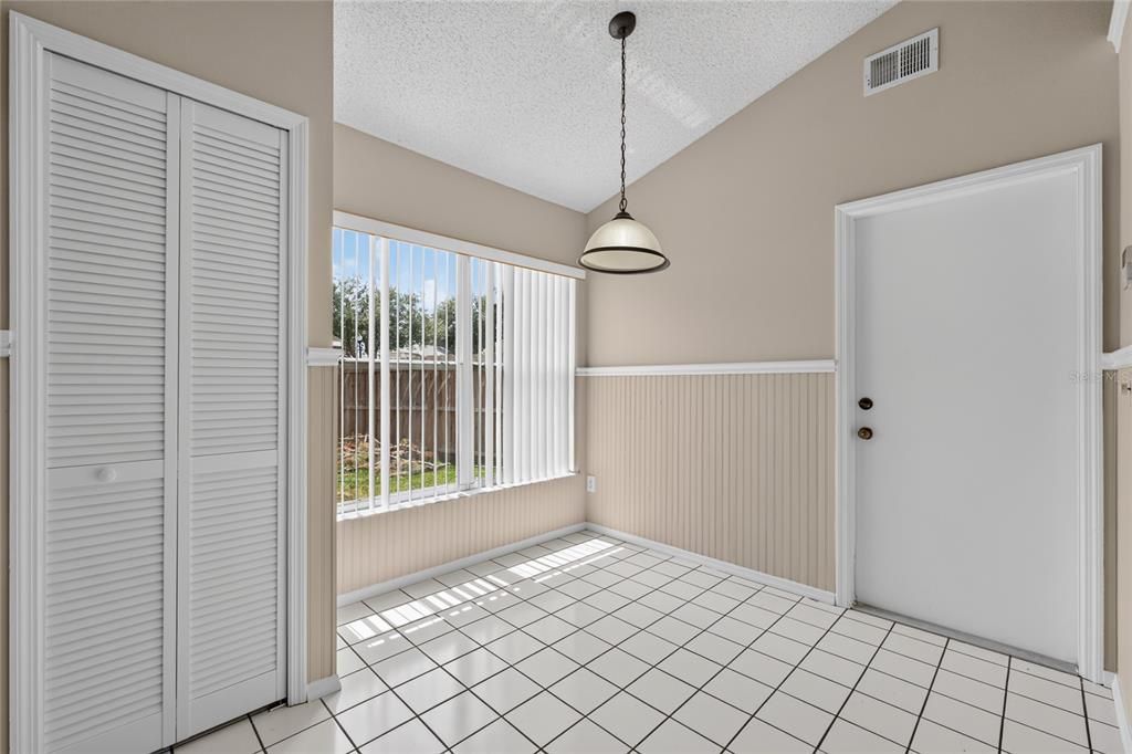For Sale: $430,000 (3 beds, 2 baths, 1598 Square Feet)