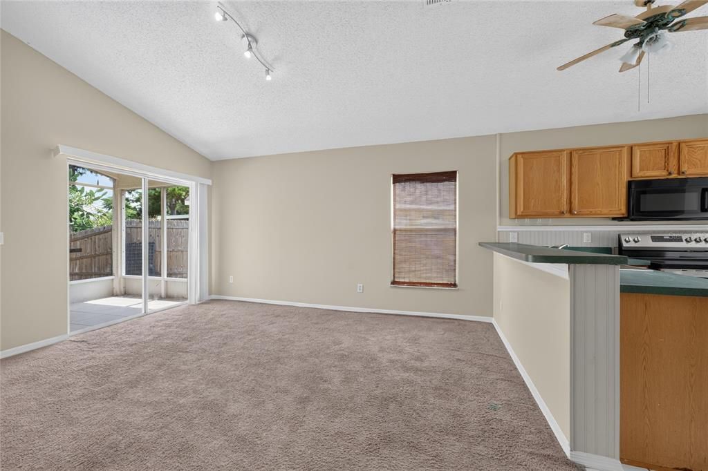 For Sale: $430,000 (3 beds, 2 baths, 1598 Square Feet)