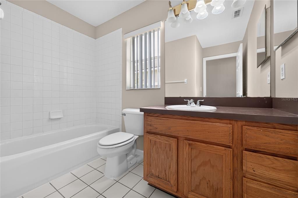 For Sale: $430,000 (3 beds, 2 baths, 1598 Square Feet)