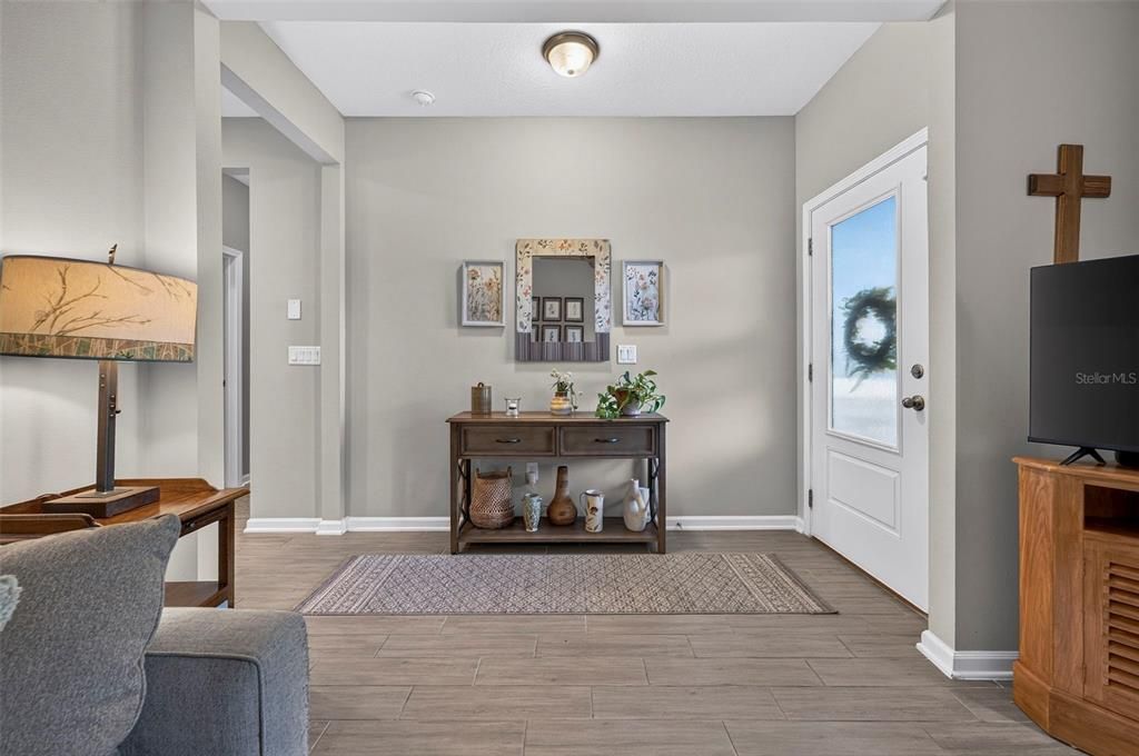 For Sale: $345,000 (3 beds, 2 baths, 1789 Square Feet)