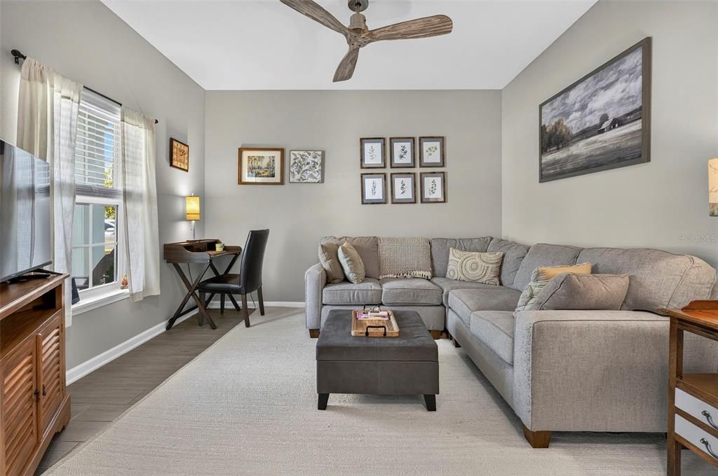 For Sale: $345,000 (3 beds, 2 baths, 1789 Square Feet)