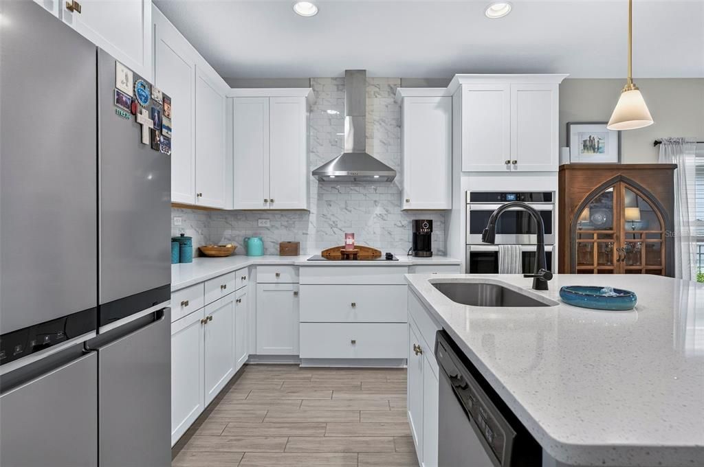 For Sale: $345,000 (3 beds, 2 baths, 1789 Square Feet)