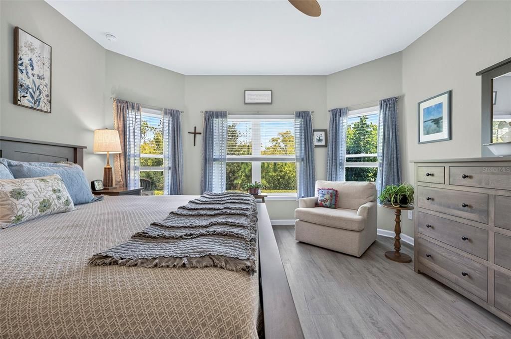 For Sale: $345,000 (3 beds, 2 baths, 1789 Square Feet)