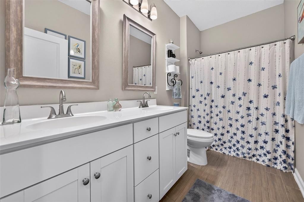 For Sale: $345,000 (3 beds, 2 baths, 1789 Square Feet)
